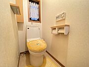 1階と2階にトイレを完備しており、忙しい朝の準備もスムーズです。