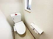 トイレは1階と2階に有り、混み合う朝も安心です。