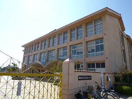 明石市立大久保南小学校(450m)