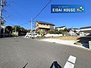 前面道路含む外観
