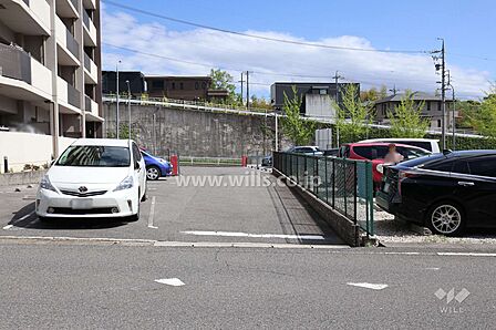 駐車場出入り口