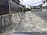 外観：前面道路含む現地写真