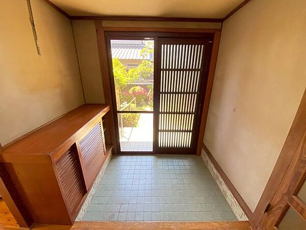 玄関を拡大表示
