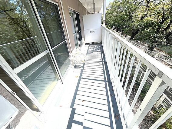 2部屋から出れ...