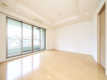 快適に過ごす条件は、一人ひとり違います。だからこそ飾り過ぎないシンプルな内装と偏り過ぎないデザインで統一しました。暮らしの中でご自身の【マイホーム】に創り上げて下さい。