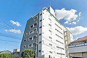 太陽に愛され、陽当り・通風に優れた魅力的で快適さを追求したマンションです。ここに住むからこそ意味がある。そんな特別感に浸りながら、毎日をお過ごし下さい。