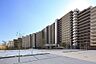 外観：重厚感あふれる高級マンションの印象を与えてくれます。洗練されたデザインは、住まうほど実感が増すものです。