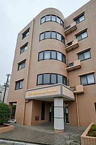 外観：クリオ西川口伍番館/南東角住戸/エントランス上の住戸のため下階への音がも安心です