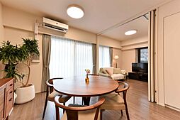サンリヤン相模原ステーションヴィラ 4LDKのリビング/ダイニング