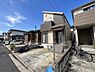 外観：【現地外観写真】東側前面道路は、幅員約4.5mです。引渡し可能時期、物件の詳細など、ご不明な点がございましたら、お気軽にお問い合わせください。