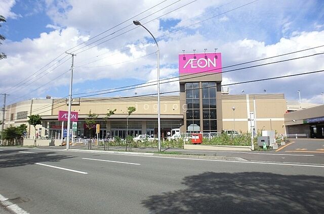 イオン札幌西岡ショッピングセンター 742m