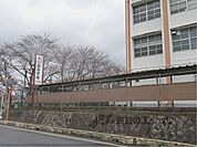 滋賀県立水口高等学校まで1600メートル