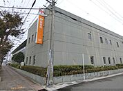 八日市郵便局まで800メートル