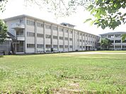 西中学校まで1200メートル