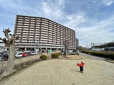 外観:すぐ近くにお子様と遊べる公園もございます! 外観:すぐ近くにお子様と遊べる公園もございます!