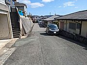 前面道路。角地です。