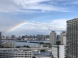 １０．３６m2の広々バルコニーからは水辺を含む開放的な眺望が広がります！現地からの眺望