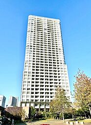 JR山手線・京浜東北線「品川」駅徒歩13分。東京モノレール・りんかい線も利用でき、空港や都心各方面へのアクセスがスムーズな立地です。現地（2026年6月）撮影