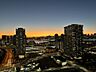 その他：南西向きの方角のため、刻々と移り行く夕暮れの景色をお楽しみ頂けます。現地からの眺望