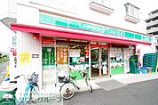 ローソンストア100登戸新町店 徒歩3分。コンビニ 240m
