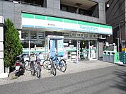 ファミリーマート 276m