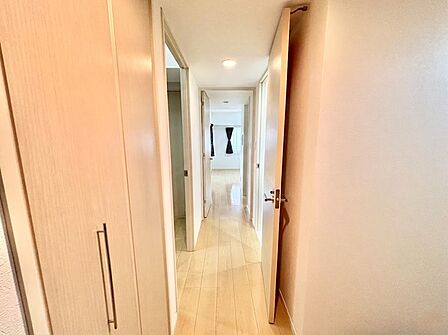 動線上に収納が配置されており、片付けが自然とラクになる設計が嬉しいポイント♪