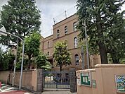 モダンな校舎が美しい小学校です。落ち着いた環境の中、特色ある教育活動を行っています。