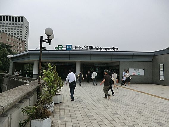 イオングループ...