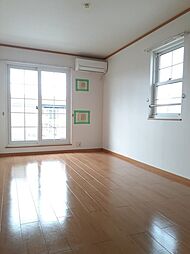 アールタイズI 2階2LDKのリビング/ダイニング