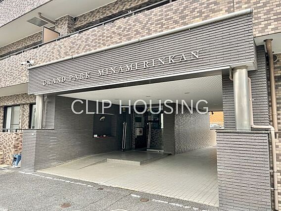 平面駐車場、立...