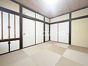 リビングと続間のためキッチンからの見通しが良く使いやすい間取りで子供部屋としてもピッタリです！