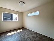 2面採光なので明るく気持ちよく過ごせますね！