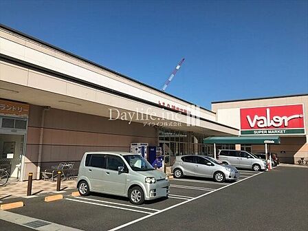 バロー加納店 720m