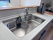 シンクは広々としていてお鍋など調理器具を置いても余裕があります♪
