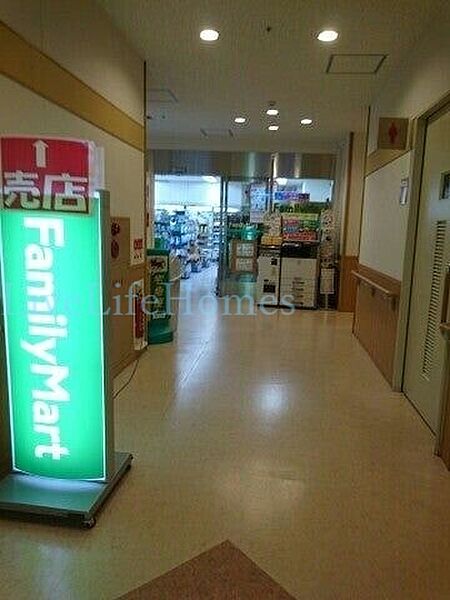 画像17:ファミリーマート徳島市民病院店 584m