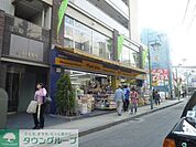 マツモトキヨシ 徒歩7分。 490m