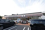 セブンイレブン横浜川島町西店 559m