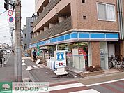 ローソン 徒歩5分。 340m