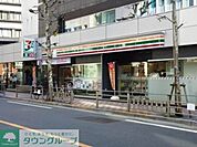 セブンイレブン港区南青山7丁目店 373m