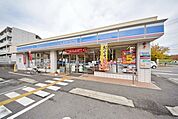 ローソン東松山箭弓町店 徒歩10分。コンビニ 790m