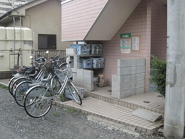 4 / 5
