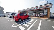 セブンイレブン高坂駅東口店 886m