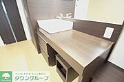 化粧台としても使用しやすい大型鏡。