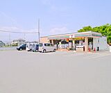 セブンイレブン日高旭ケ丘店 518m