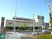 トイザらス多摩店・サンドラック 徒歩14分。ショッピングセンター 1100m