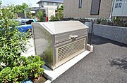ゴミはこちらに