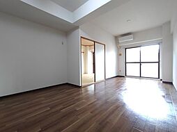 Beeハイム 5階2SLDKのリビング/ダイニング