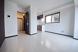 グラン・セントラル 204 2階1Kのリビング/ダイニング