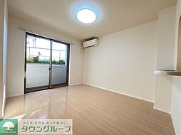 ヴィラージュ  椿 102 1階1LDKのリビング/ダイニング