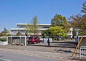 市原市立石塚小学校 425m